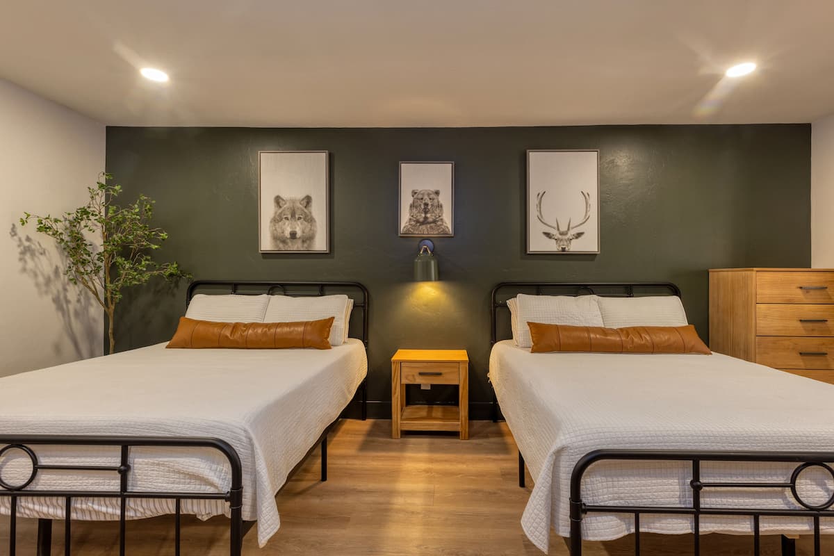 Basic Studio Suite | Individually decorated, individually furnished, laptop workspace