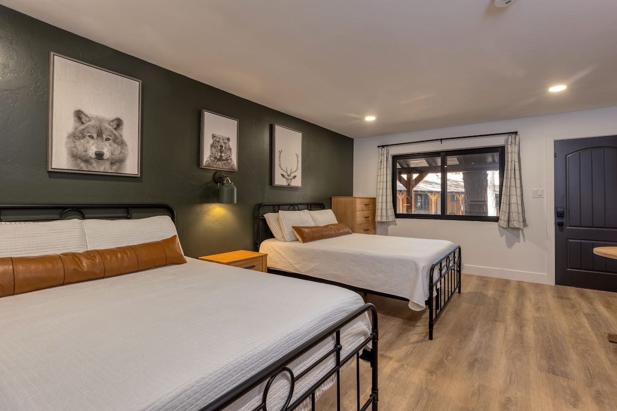 Basic Studio Suite | Individually decorated, individually furnished, laptop workspace