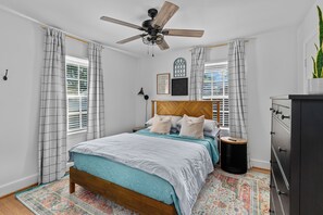 8 bedrooms, iron/ironing board, WiFi, bed sheets