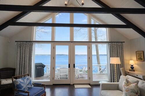 Spring on Lake Norman: Stunning sunrises, firepit nights, kayaks, fishing