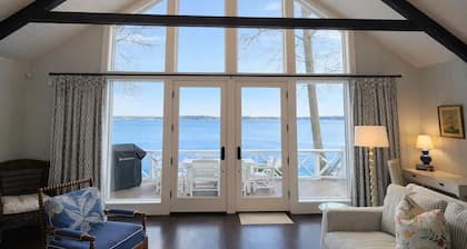 Spring on Lake Norman: Stunning sunrises, firepit nights, kayaks, fishing