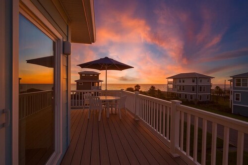 Beachfront 5BR Home with Ocean Views