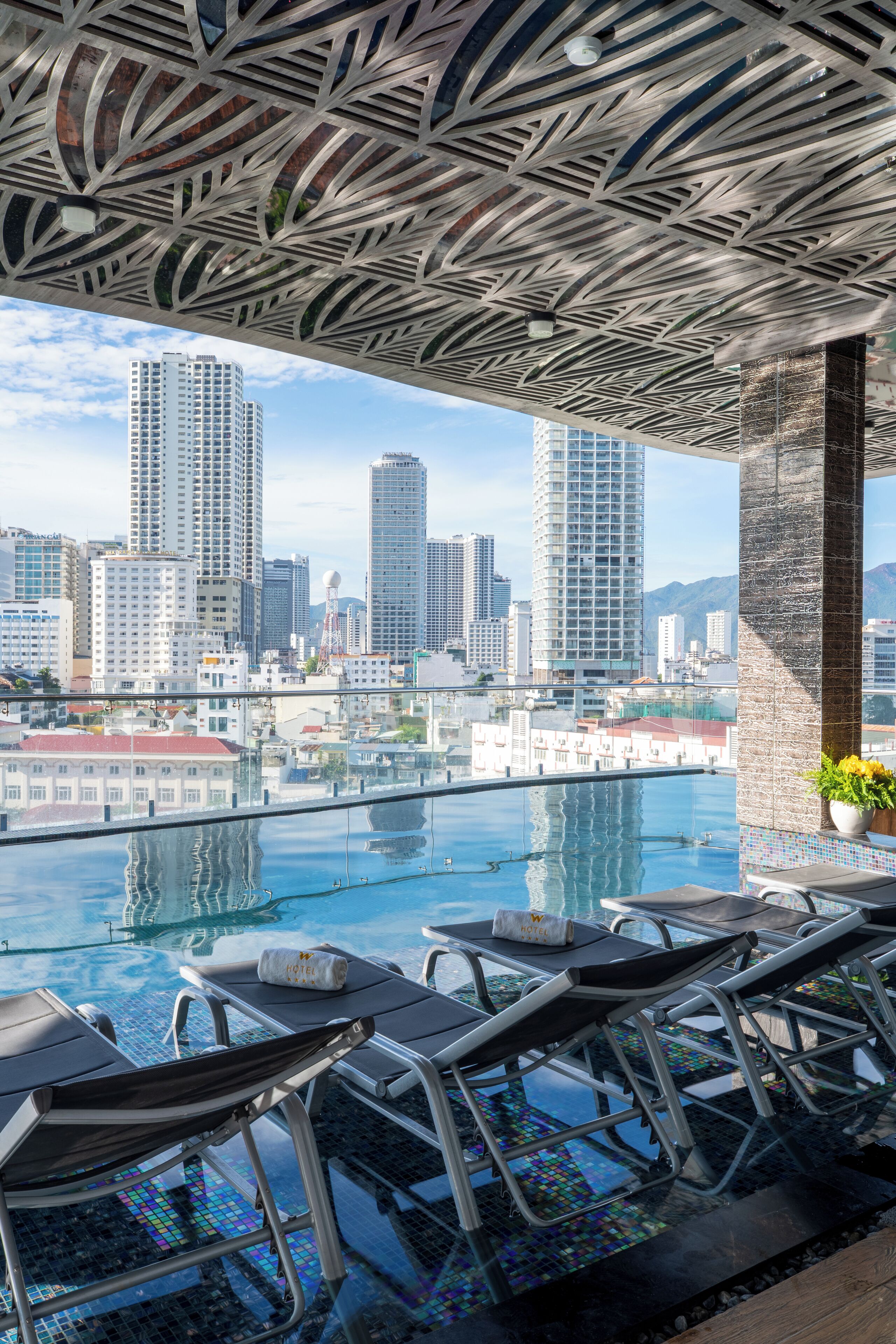 Hồ bơi ngoài trời 