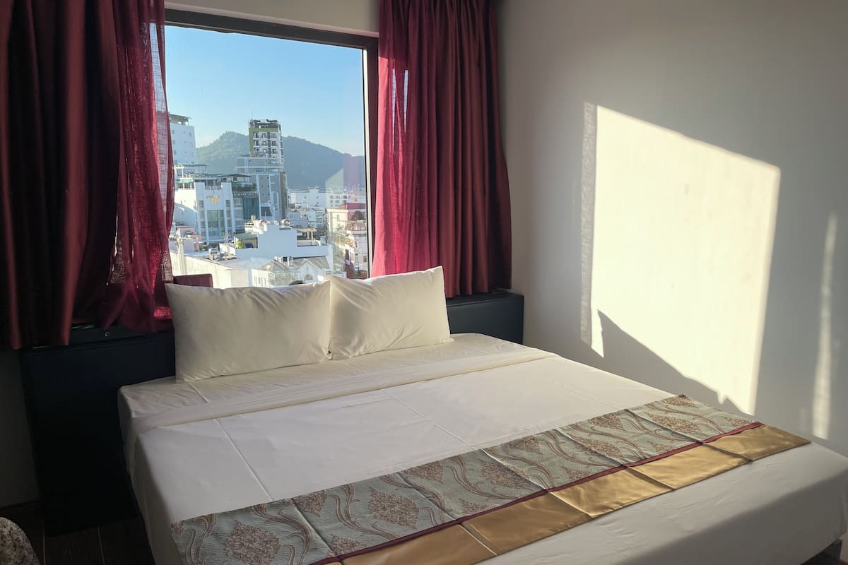 Superior Double Room, City View