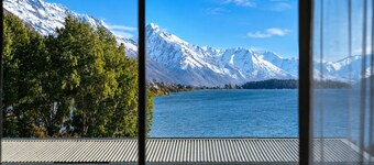 Lake View Lodge