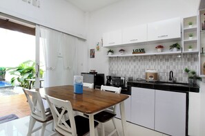 Villa, Terrasse | Eigene Küche
