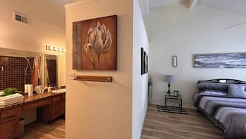 3 soverom, strykejern/-brett, wi-fi og sengetøy