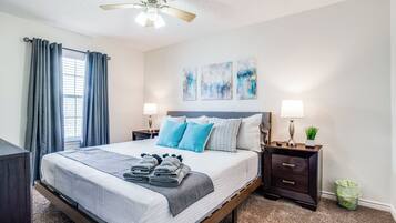 4 soverom, strykejern/-brett, wi-fi og sengetøy