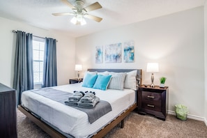 4 bedrooms, iron/ironing board, WiFi, bed sheets