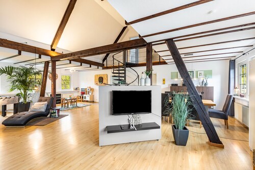 Ferienhaus 'Weitblick' mit Bergblick, Gemeinschaftsterrasse und Wi-Fi