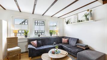 Télévision, table de tennis de table