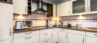 Apartment 'Ferienwohnung Bachlauf Eslohe' with Mountain View, Private Terrace and Wi-Fi