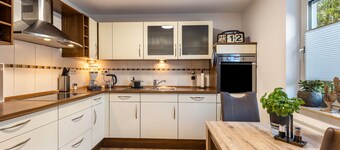 Apartment 'Ferienwohnung Bachlauf Eslohe' with Mountain View, Private Terrace and Wi-Fi