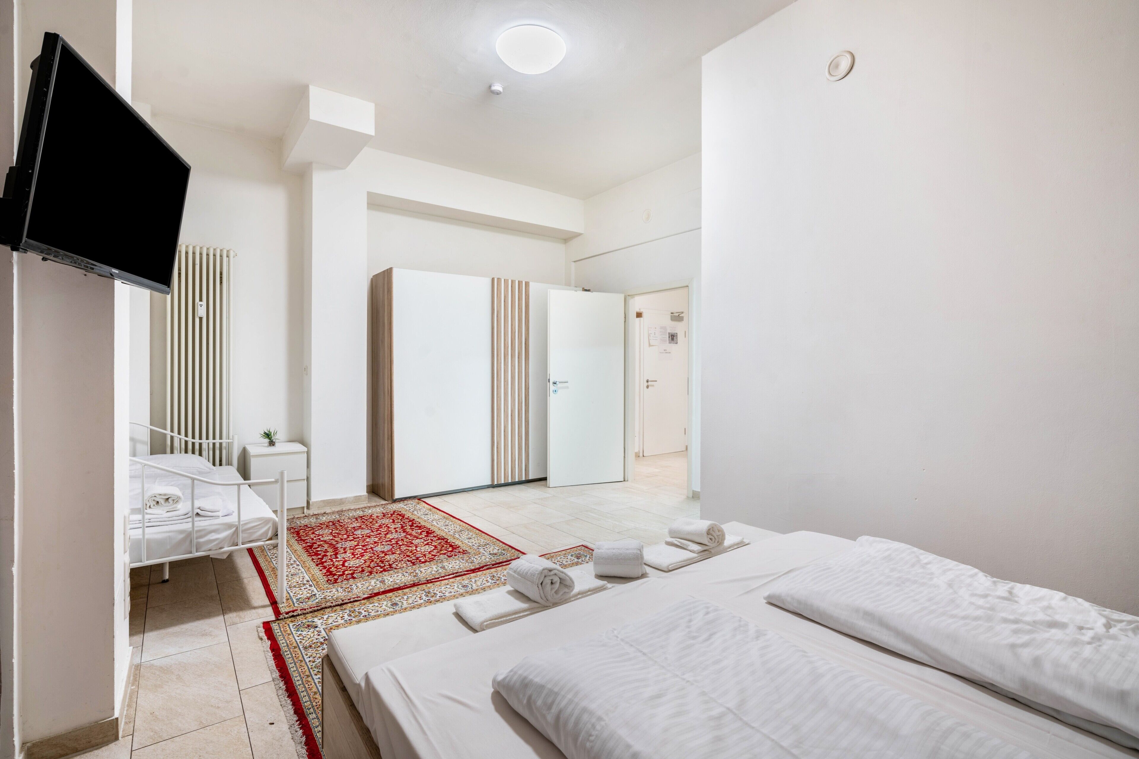 3 bedrooms, iron/ironing board, free WiFi, bed sheets