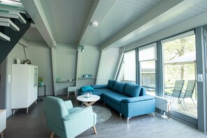 TV, ping pong - Holiday Home 'Waldperle' with Mountain View, Private Terrace and Wi-Fi (Ronshausen)