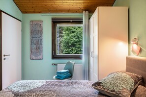 1 bedroom, free WiFi, bed sheets