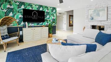 Videogames, een tafeltennistafel en boeken