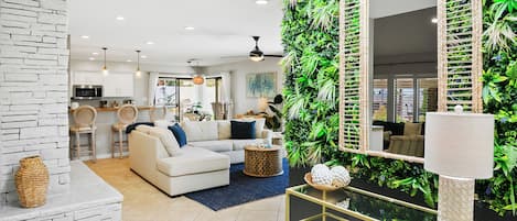 Tv-spel, ett bordtennisbord och böcker