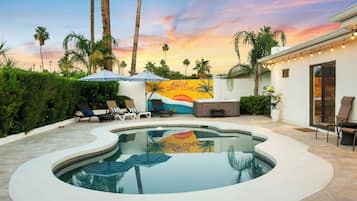 Een verwarmd zwembad