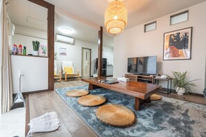 Basic House | Living area