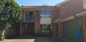 Exterior - Spacious 3 bedroom beach apartment. (Mona Vale)