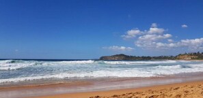 Beach - Spacious 3 bedroom beach apartment. (Mona Vale)
