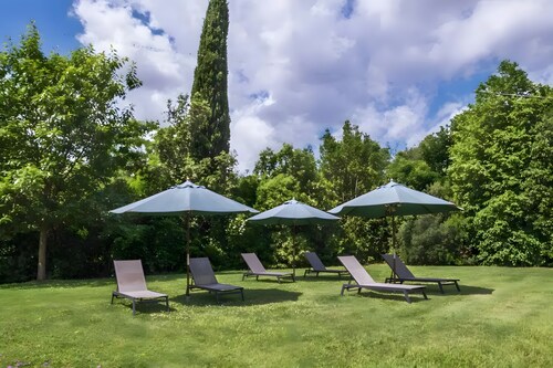 Apartment 'Rosaspina - 6' with Shared Pool, Wi-Fi and Air Conditioning