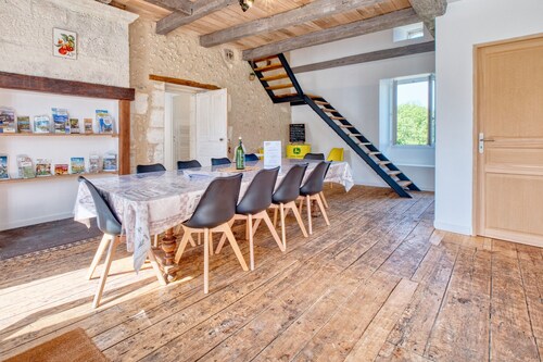 Le Poirier Dordogne – 15 guests, private pool, terrace, charming large gîte in peaceful setting