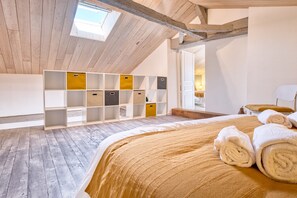 5 habitaciones, tabla de planchar con plancha y wifi gratis 