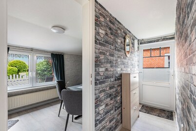 Cabin 'Bei Karin' with Private Terrace, Shared Garden and Wi-Fi