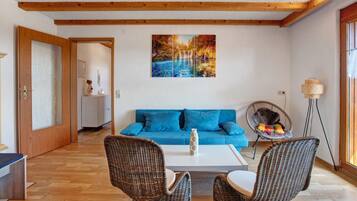 TV, caminetto, impianto stereo