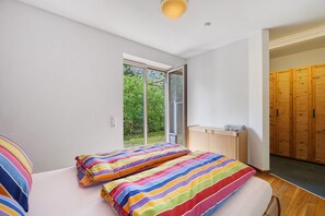 1 bedroom, iron/ironing board, free WiFi, bed sheets - Loft with Fireplace, Whirlpool, Private Terrace, Garden, and Wi-Fi (Lustenau)