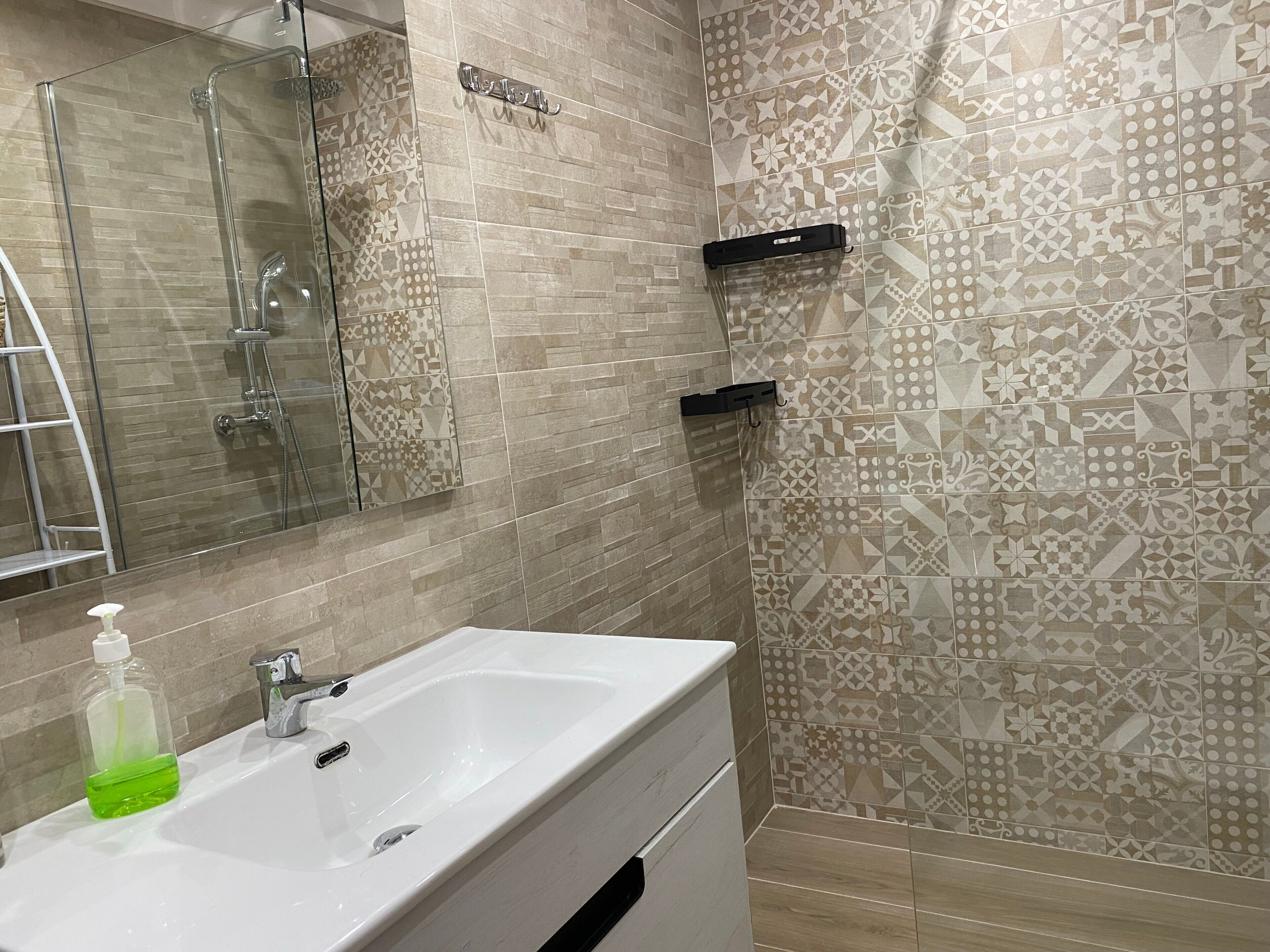 Douche, serviettes fournies