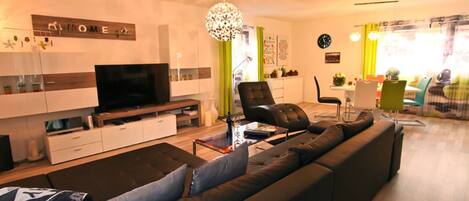 Fernseher, Videospiele, DVD-Player, Stereoanlage