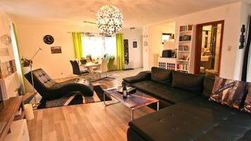 Fernseher, Videospiele, DVD-Player, Stereoanlage