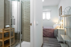 2 bedrooms, iron/ironing board, free WiFi, bed sheets - Holiday flat in the centre of Llanes and next to the beach (Llanes)