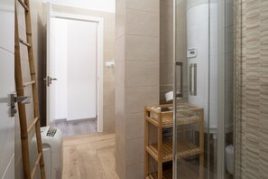 Shower, hair dryer, towels - Holiday flat in the centre of Llanes and next to the beach (Llanes)