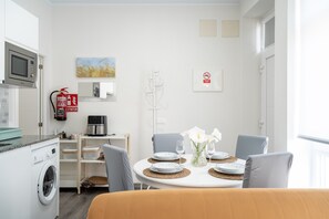 Dining - Holiday flat in the centre of Llanes and next to the beach (Llanes)