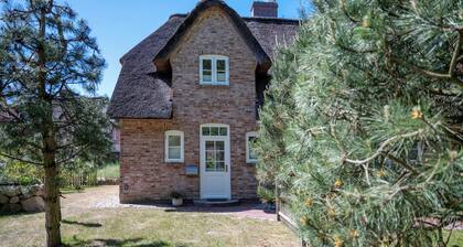 Casa de vacaciones 'Huus Alex' con terraza privada, jardín privado y Wi-Fi