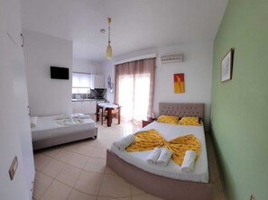 11 bedrooms, iron/ironing board, WiFi, bed sheets