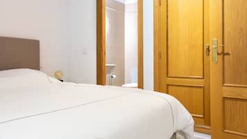 2 chambres, fer et planche Ă repasser, Wi-Fi gratuit, draps fournis