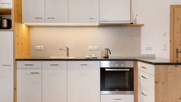 Réfrigérateur, four, plaque de cuisson, lave-vaisselle