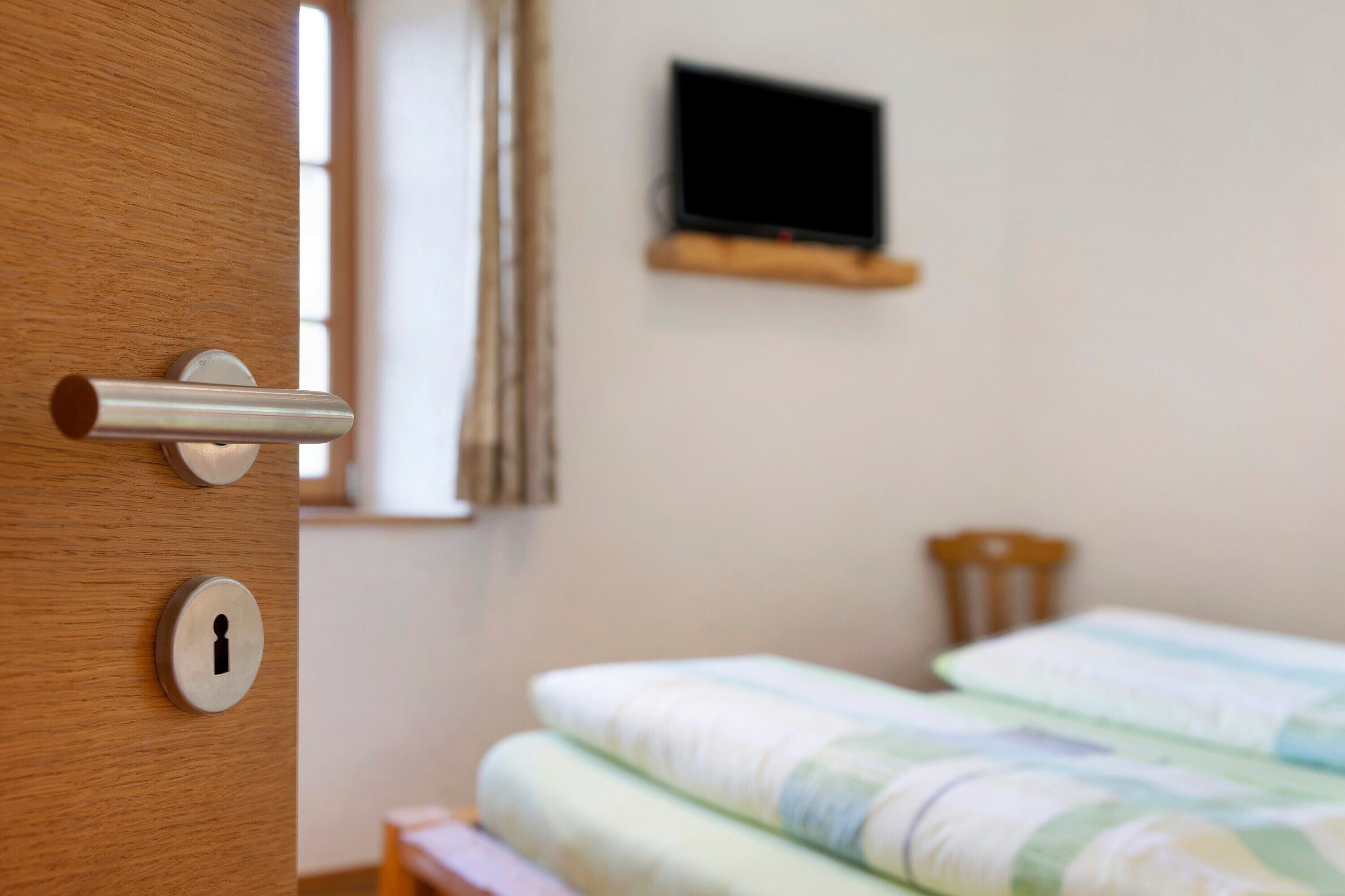 1 chambre, fer et planche à repasser, accès au Wi-Fi (inclus)
