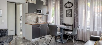 Estudio 'Falko' con terraza compartida, balcón y Wi-Fi