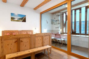 Interior - Apartment 'Schloss Gravetsch Castel' with Mountain View and Shared Garden (Villandro)
