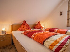 1 bedroom, iron/ironing board, free WiFi - Apartment 'Kirschzauber' with Shared Terrace, Balcony and Wi-Fi (Lautenbach)