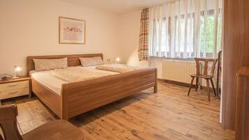 1 dormitorio, tabla de planchar con plancha, wifi gratis y ropa de cama