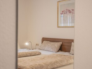 1 dormitorio, tabla de planchar con plancha, wifi gratis y ropa de cama
