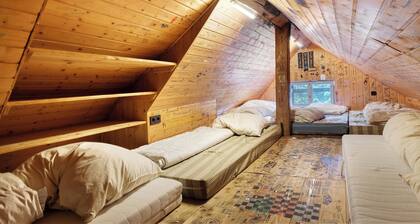 Maison de vacances 'RĂ€uberhĂŒtte' avec vue sur la montagne et Wi-Fi