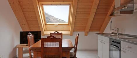 Refrigerador, horno, placa de cocina, cafetera/tetera